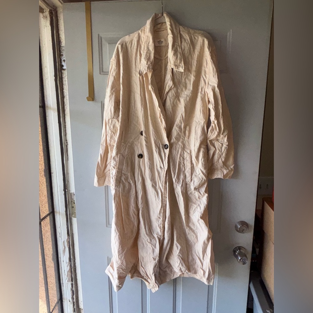 Marine Layer long crème brûlée trench coat size M *Flaw*